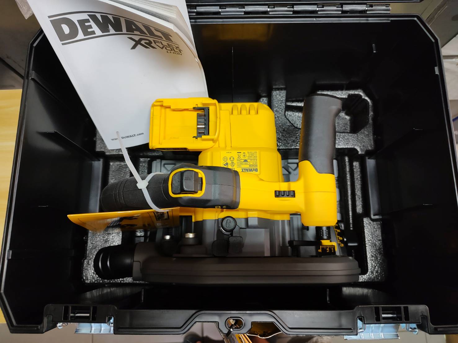 เลื่อยราง6" 54V DCS520NT DEWALT (ไม่รวมราง)