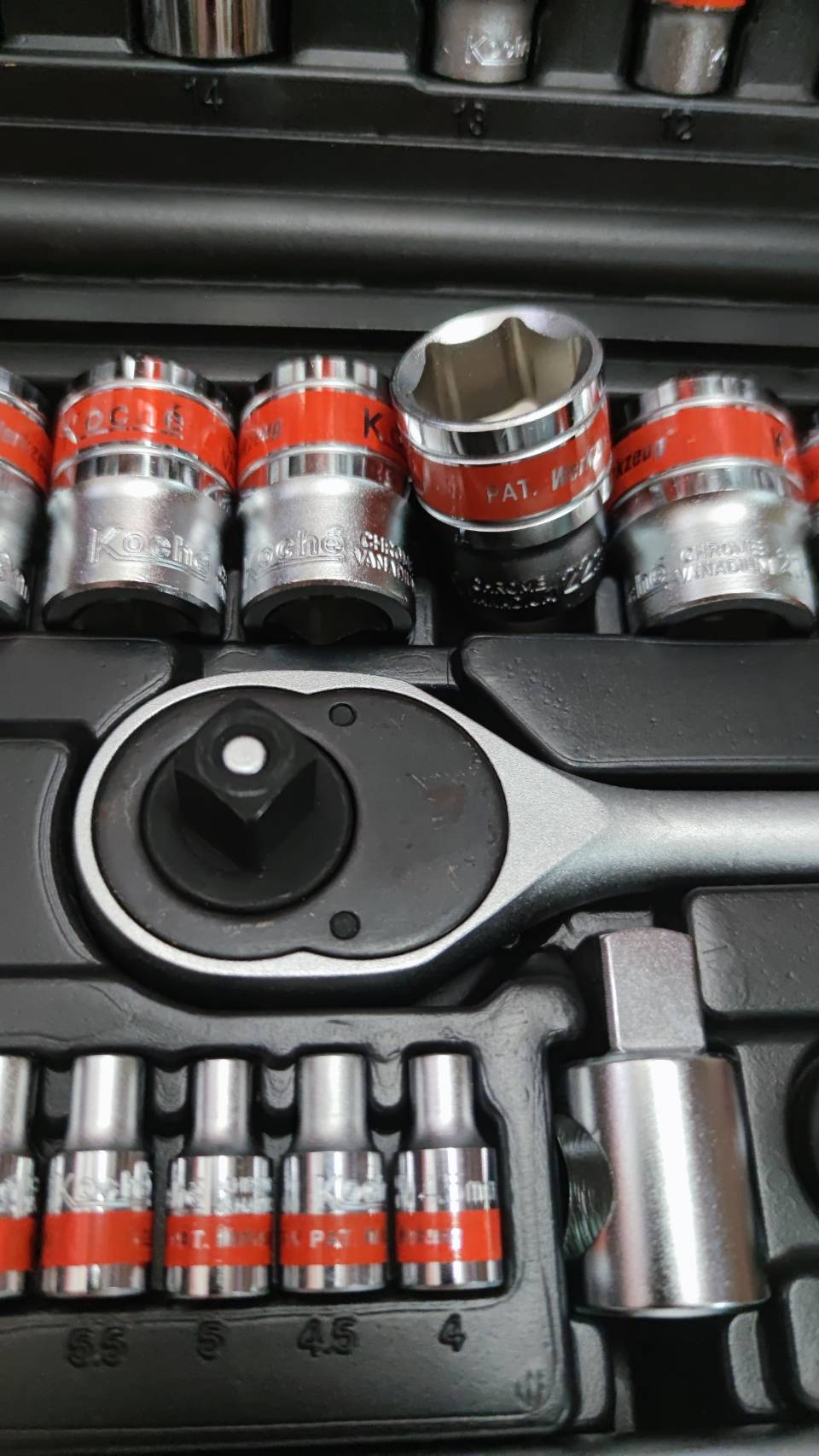 ชุดบล๊อก1/4-1/2 Koche 111ชิ้น SI-11106