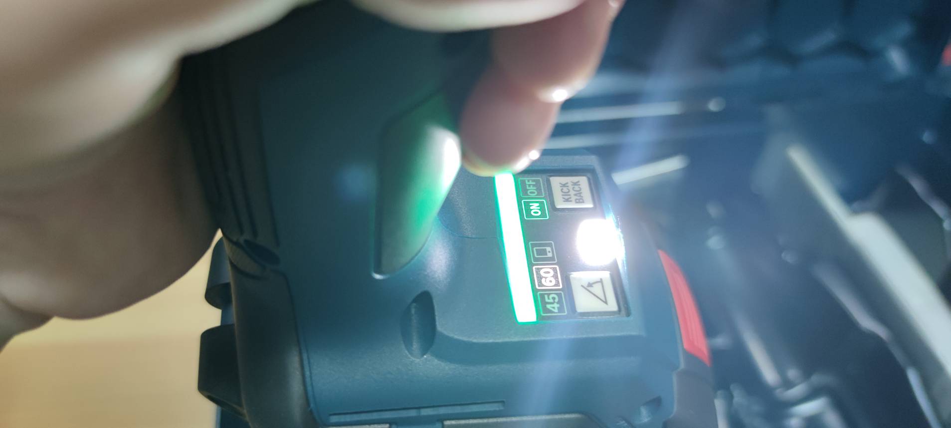 สว่านไขควงไร้สาย GSR18V-150C BOSCH SOLO