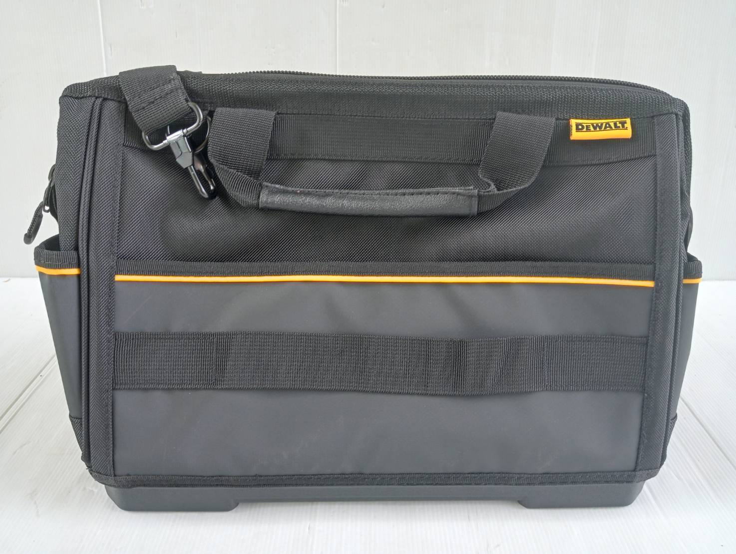 กระเป๋าเครื่องมือช่าง DWST560103-DW100 DEWALT รุ่น 100 ปี