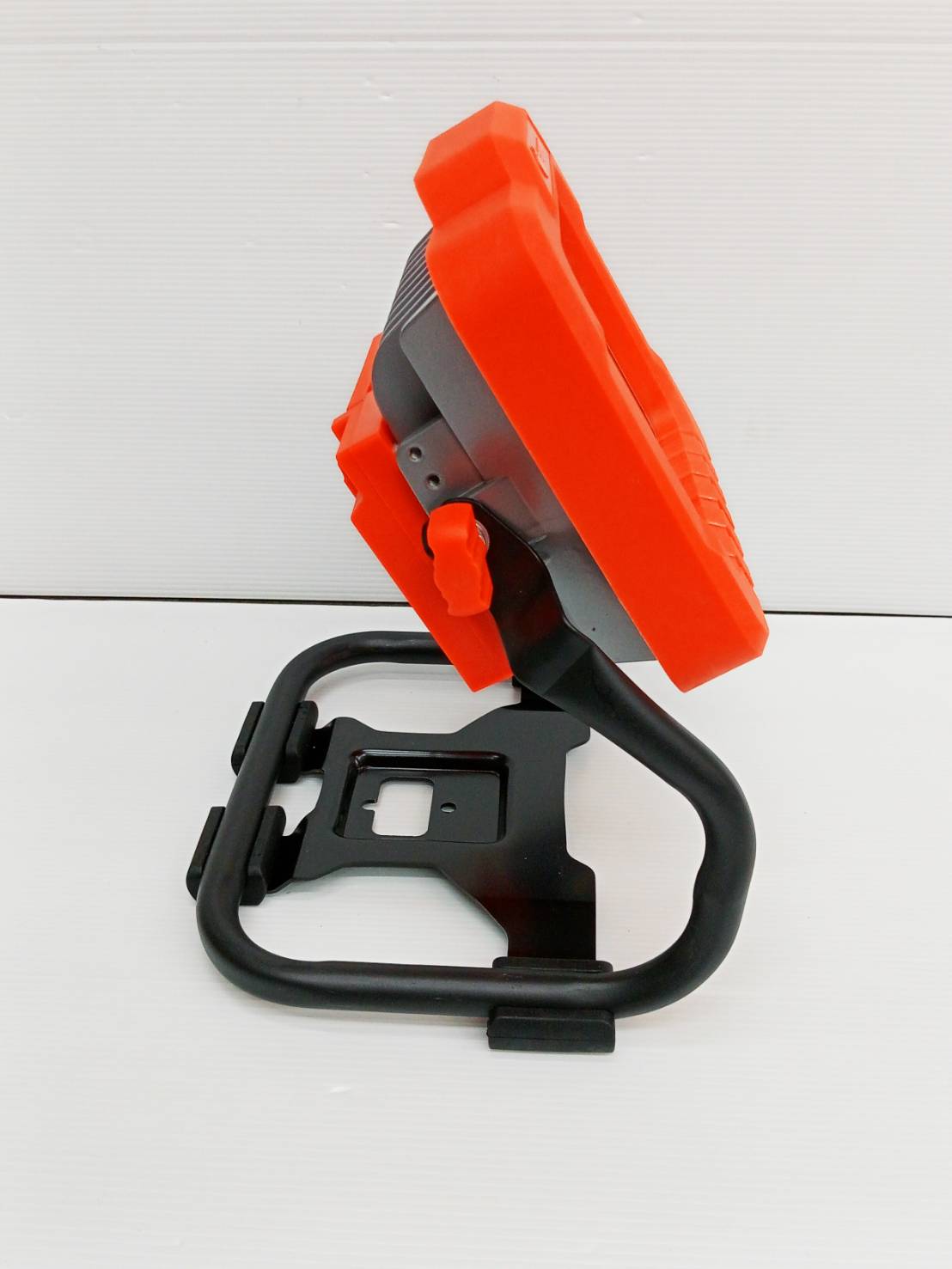 ไฟสปอร์ตไลท์20V INF-18LS PUMPKIN