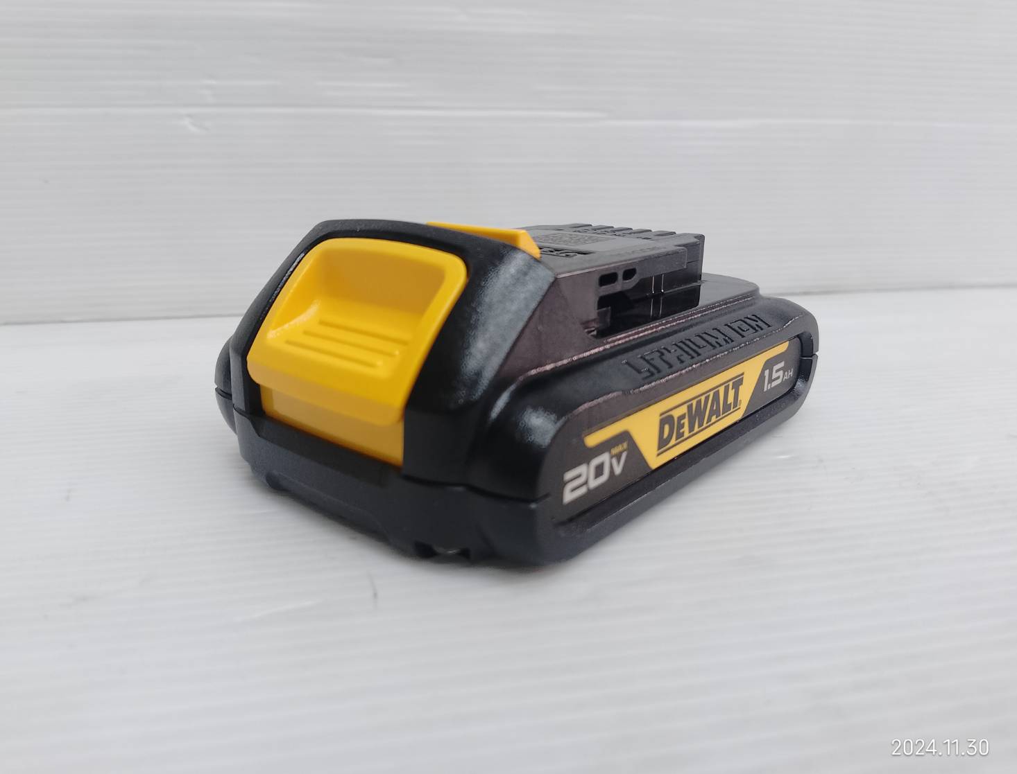 DEWALT แบตเตอรี่ 20V / 1.5Ah DCB181