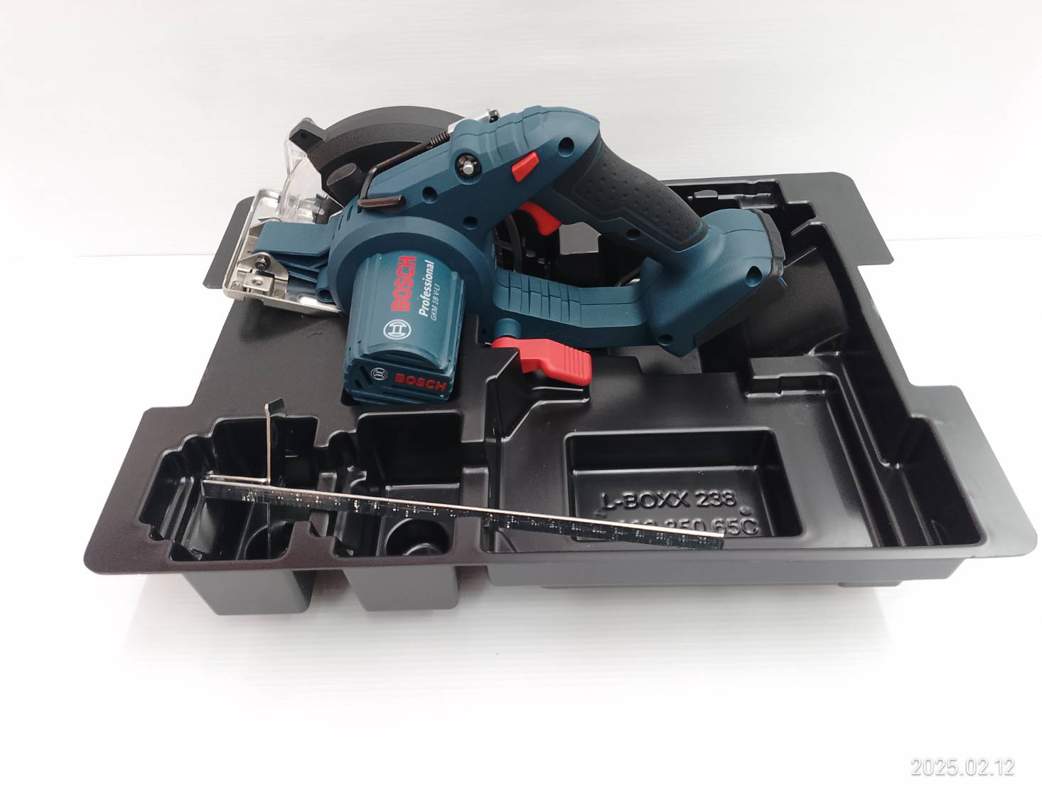 เลื่อยวงเดือนตัดเหล็ก18V GKM18V-LI BOSCH SOLO