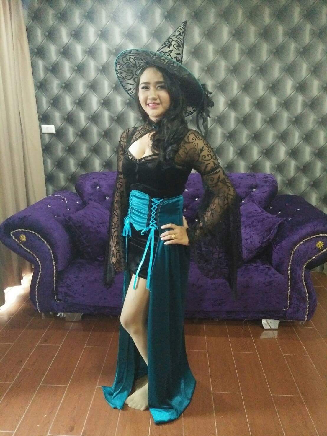 ชุดแม่มดยาว