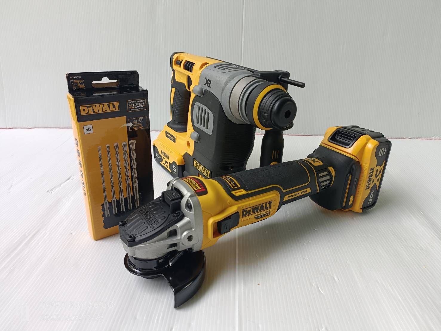DEWALT รุ่น DCK2751P2TA-B1 ชุดคอมโบ้สว่านโรตารี่และหินเจียร