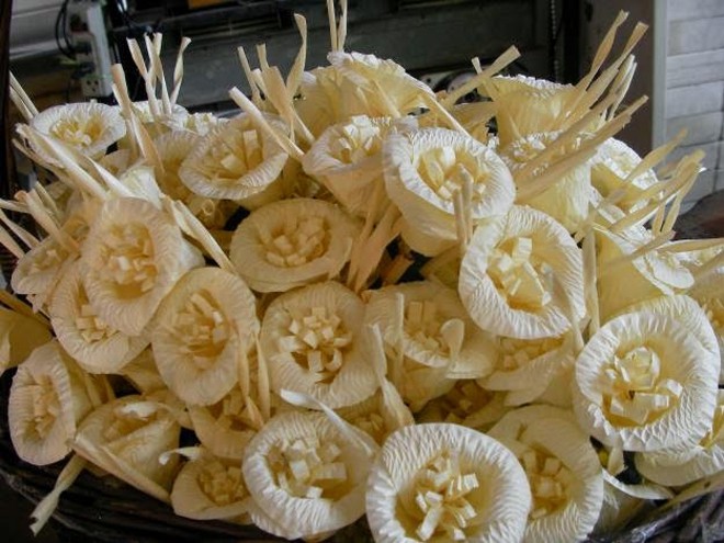 ดอกไม้จันทน์ ดอกเดี่ยว สีครีมล้วน แพคละ 100 ชิ้น