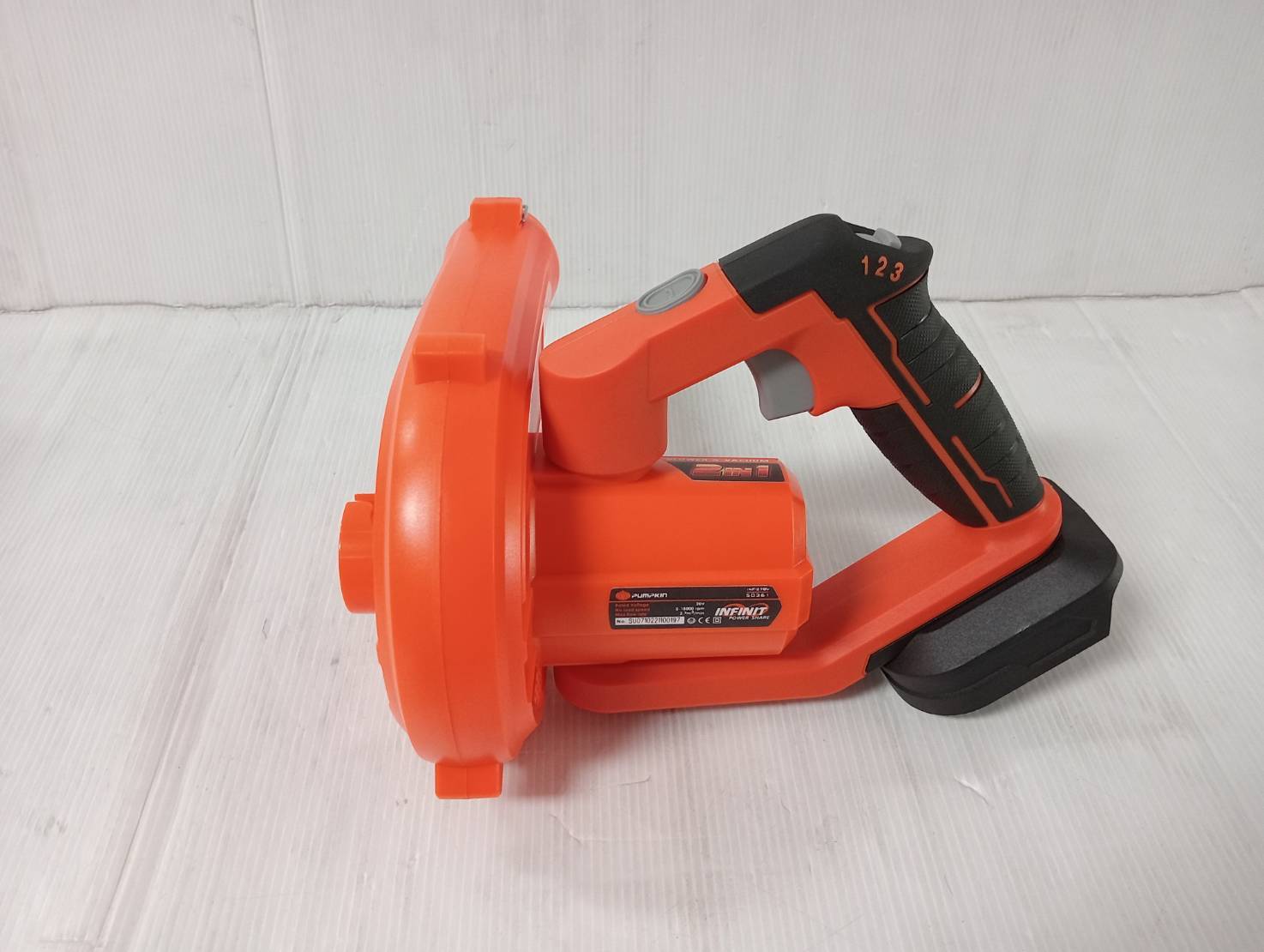 เครื่องเป่าลม-ดูดฝุ่นไร้สาย20V INF-27BV PUMPKIN (ตัวเปล่า) 50361