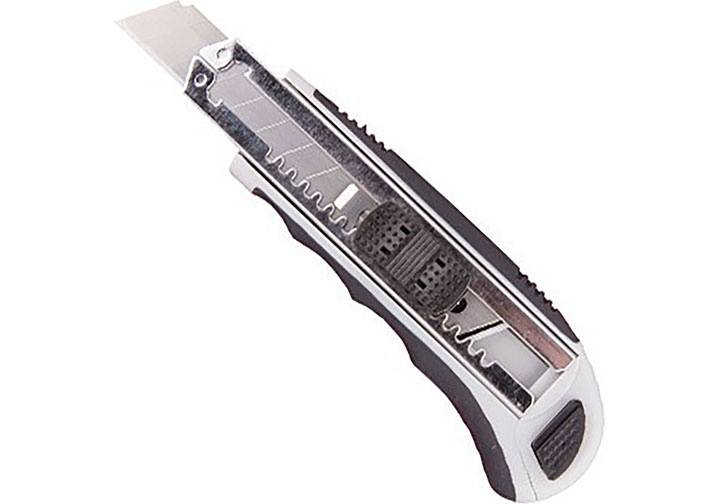 มีดคัตเตอร์ D-58855 MAKITA สีเทา