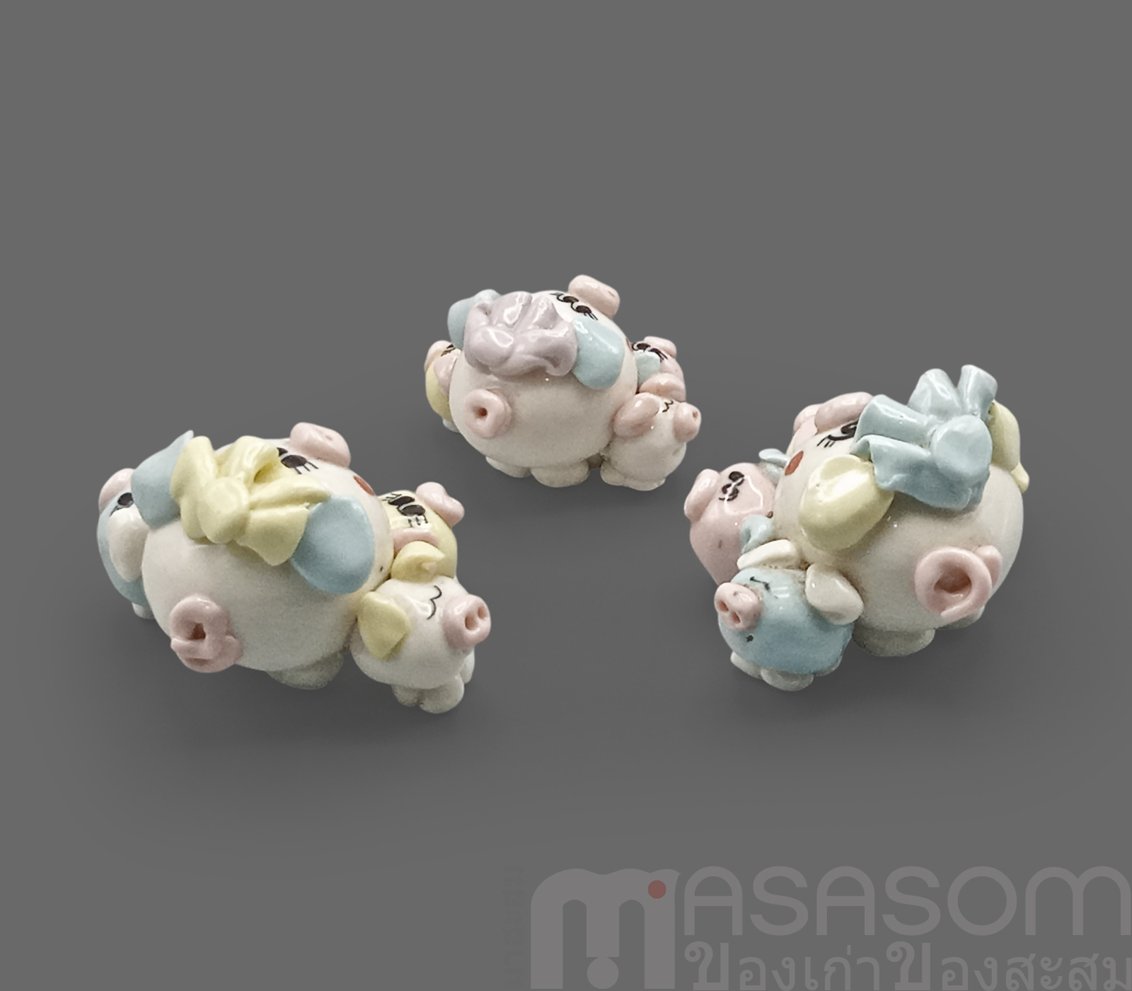 หมูครอบครัวเซรามิค