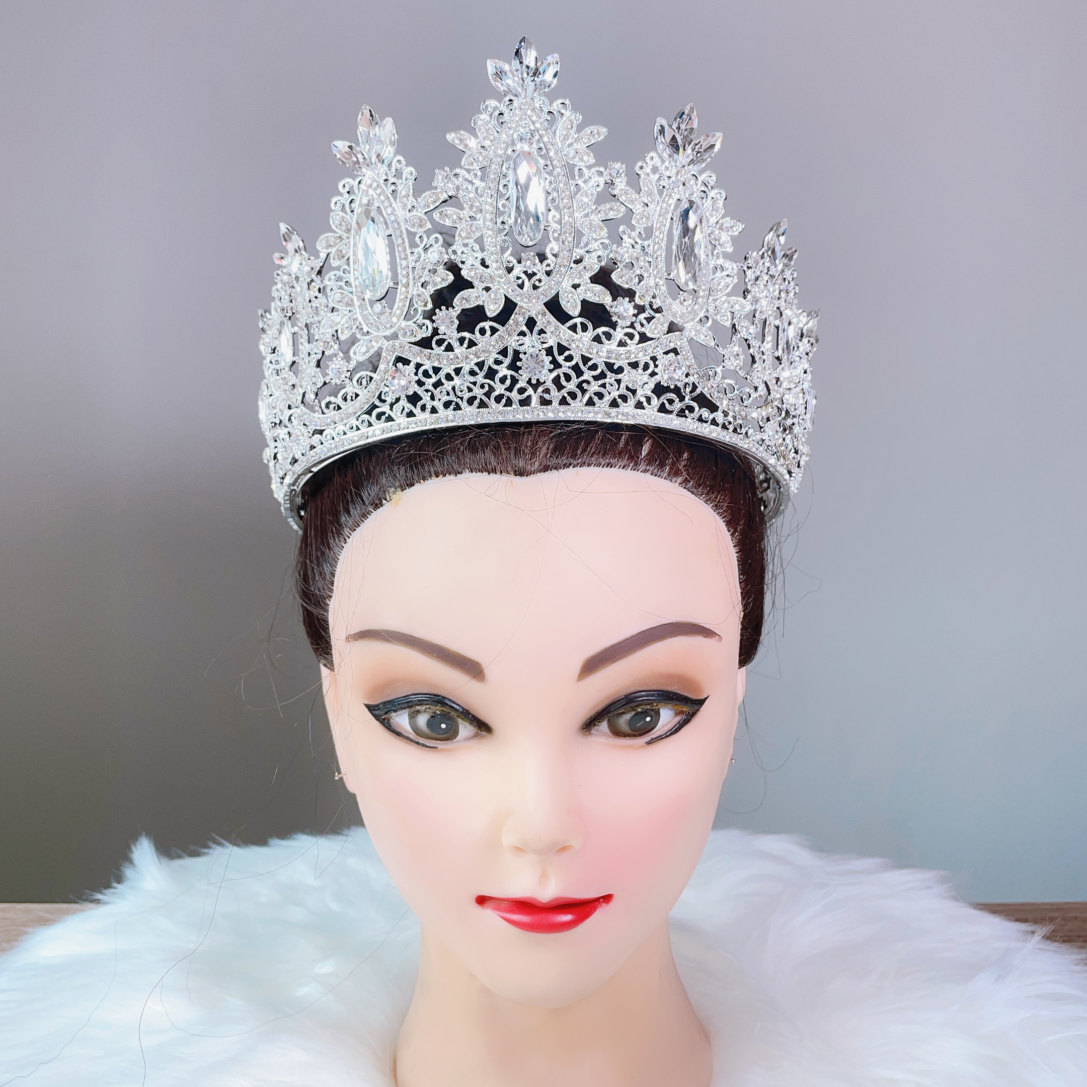 (พร้อมส่ง) เทียร่า 394 สีเงิน มงกุฎนางงาม มงกุฎเจ้าสาว มงกุฎเพชร งานพรีเมี่ยม สินค้าพร้อมส่งจากไทย