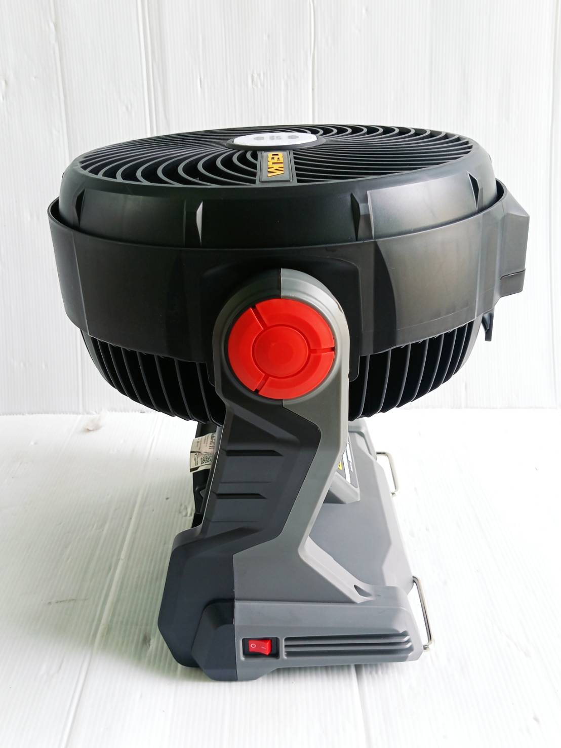 SET B พัดลมไร้สาย 9" OCF762 + ก้อนแบต 4.0Ah OCB-204 OSUKA