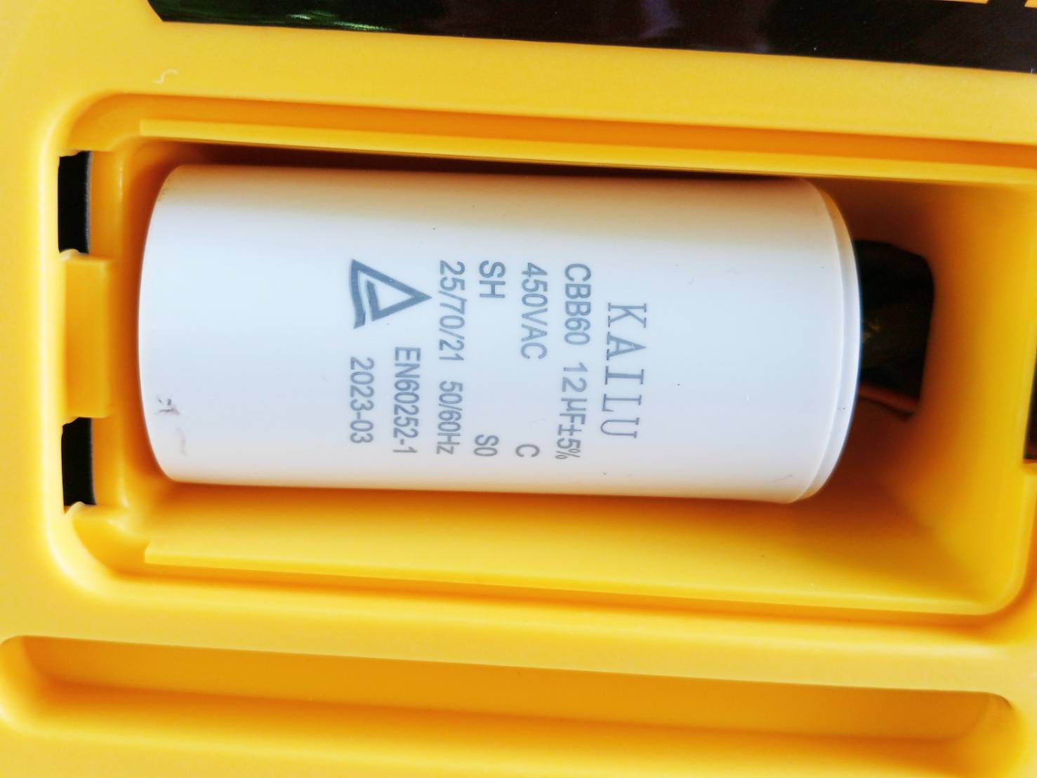 VALU เครื่องปั่นไฟเบนซิน 0.9KW รุ่น AG-HA-1000D