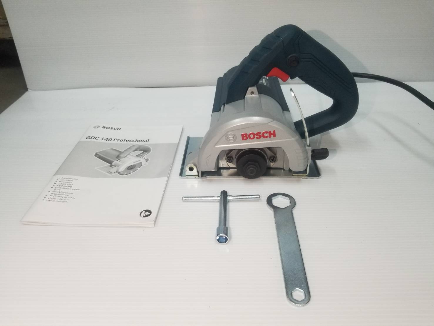 เครื่องตัดหินอ่อน4" GDC140 BOSCH 06013A40K0 แถม 1 ใบ