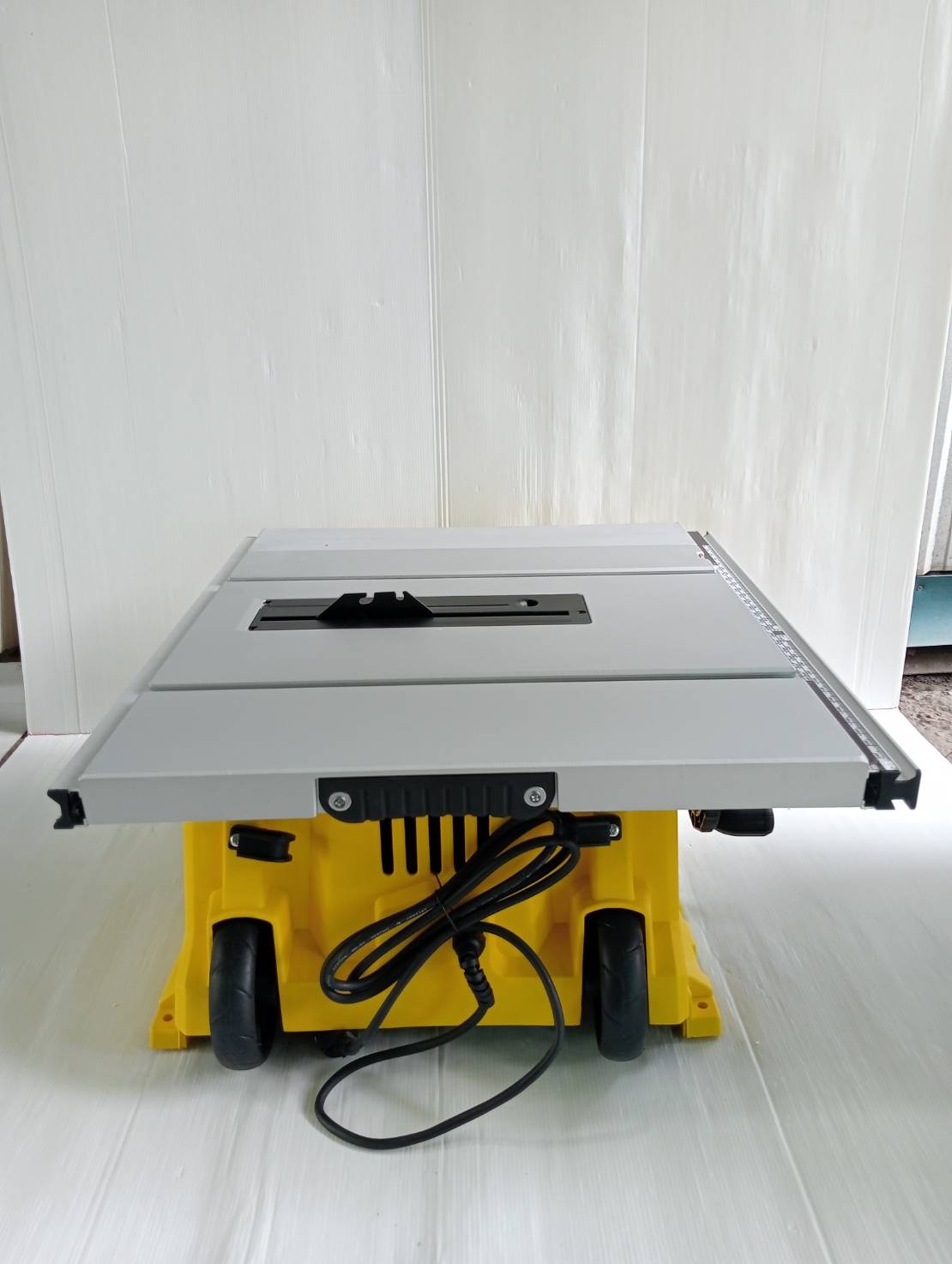 โต๊ะแท่นเลื่อย10" SST2001-B1 STANLEY