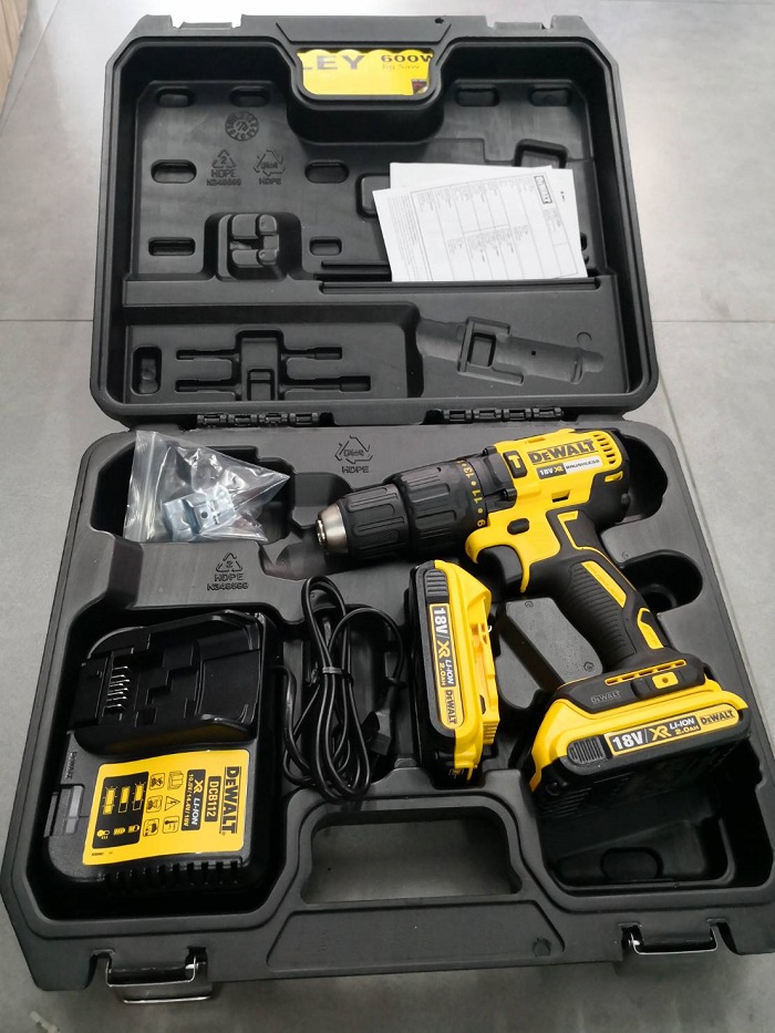 สว่านกระแทกไร้สาย18V DCD778D2 DEWALT