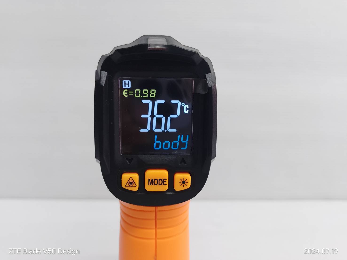 INGCO(อิงโก้)| เครื่องวัดอุณหภูมิอินฟราเรด(ร่างกาย) HIT010381