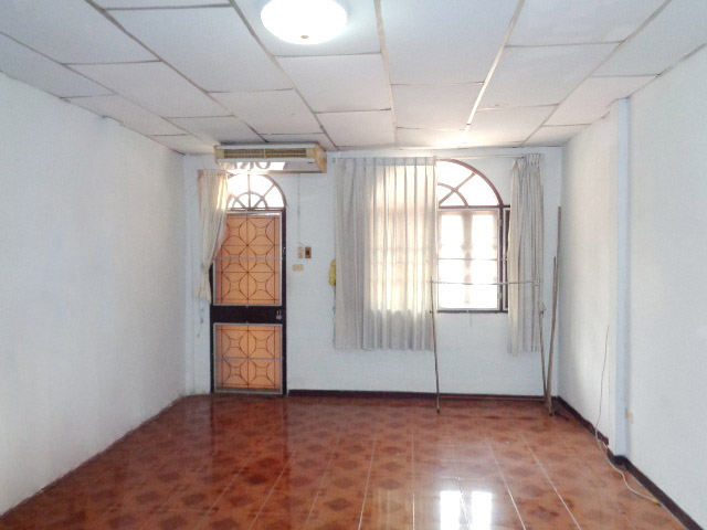 🚩 H1247 ขายทาวน์เฮ้าส์ หมู่บ้านเสนาวิลล่า4 ต่อเติมระเบียง ซอยพระยาสุเรนทร์40 มีนบุรี