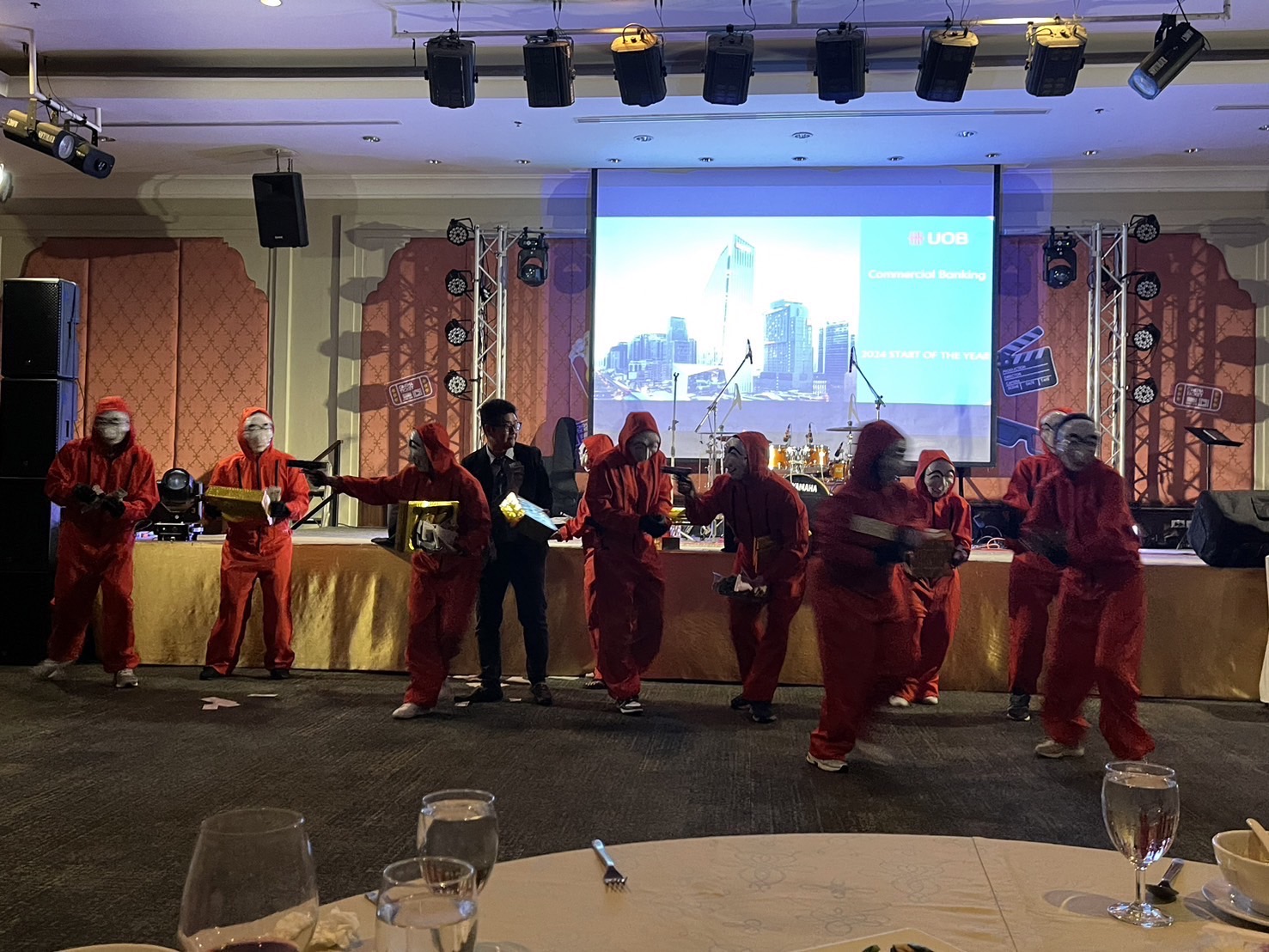 ชุดทรชนคนปล้นโลก / money heist / money heist korea