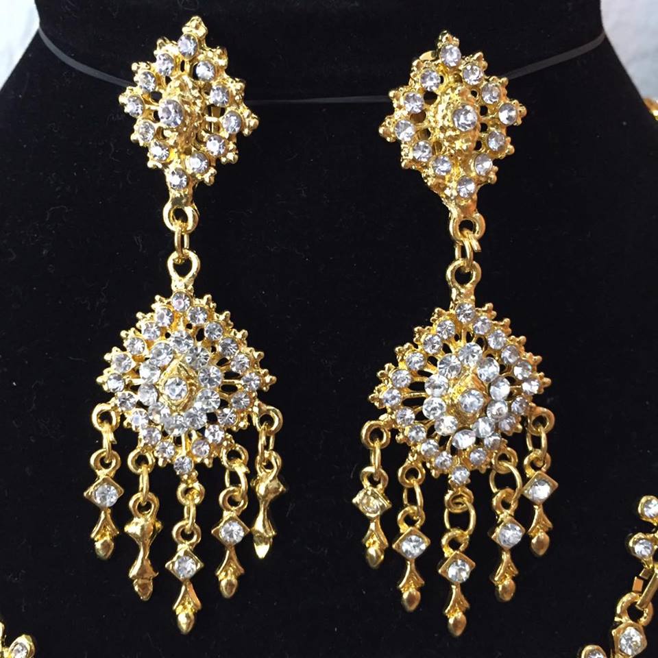 (พร้อมส่ง) เครื่องประดับไทยสร้อยคอ+ต่างหู 009