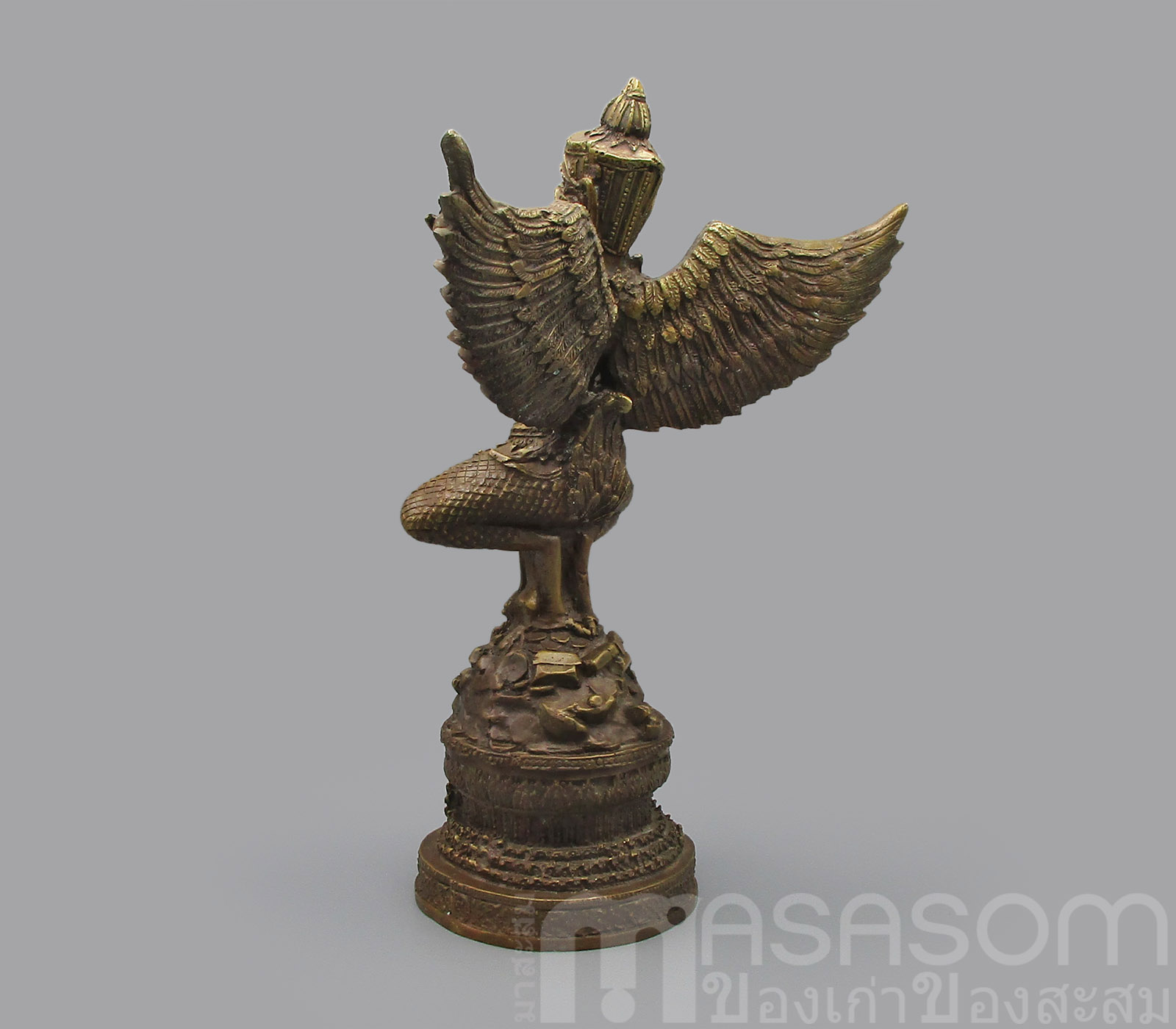 พญาครุฑเหยียบเงินทอง