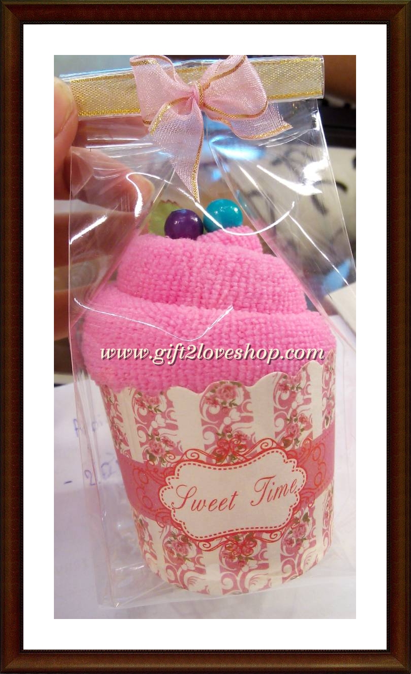 คัพเค้กผ้าขนหนู พร้อมป้ายชื่อ