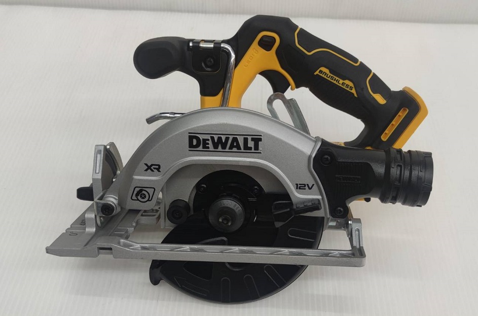 เลื่อยวงเดือนไร้สาย 5.5 นิ้ว (140 มม.) 12V DCS512N BL (ตัวเปล่า) DEWALT
