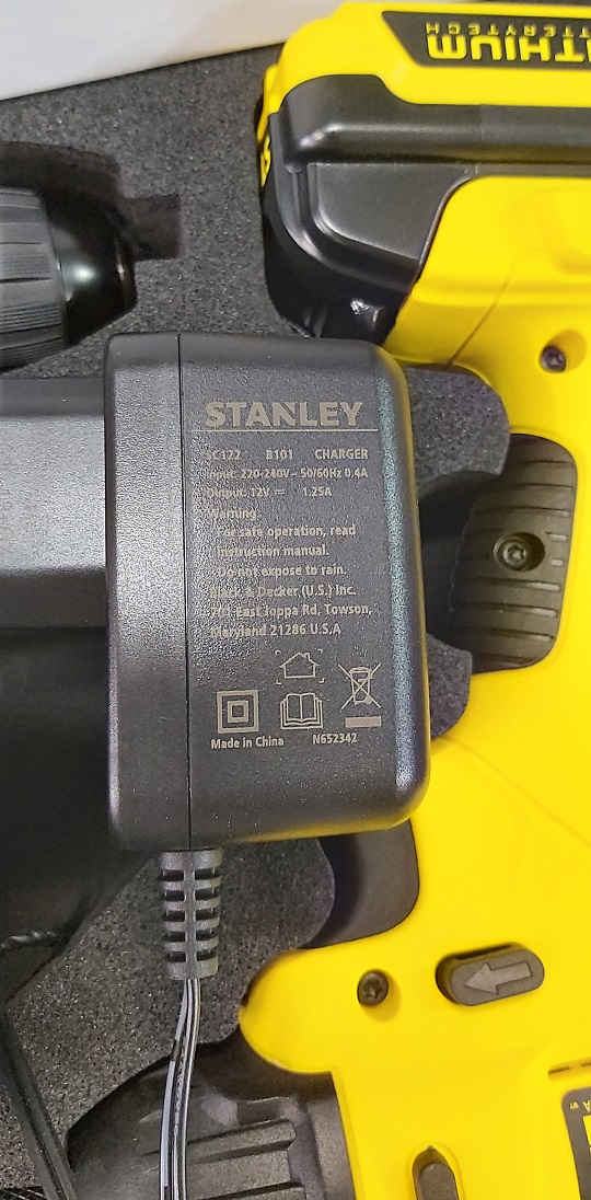 ชุดคอมโบ้สว่านกระแทกไร้สาย+สว่านไขควงไร้สาย12V SCHI121S2FK STANLEY