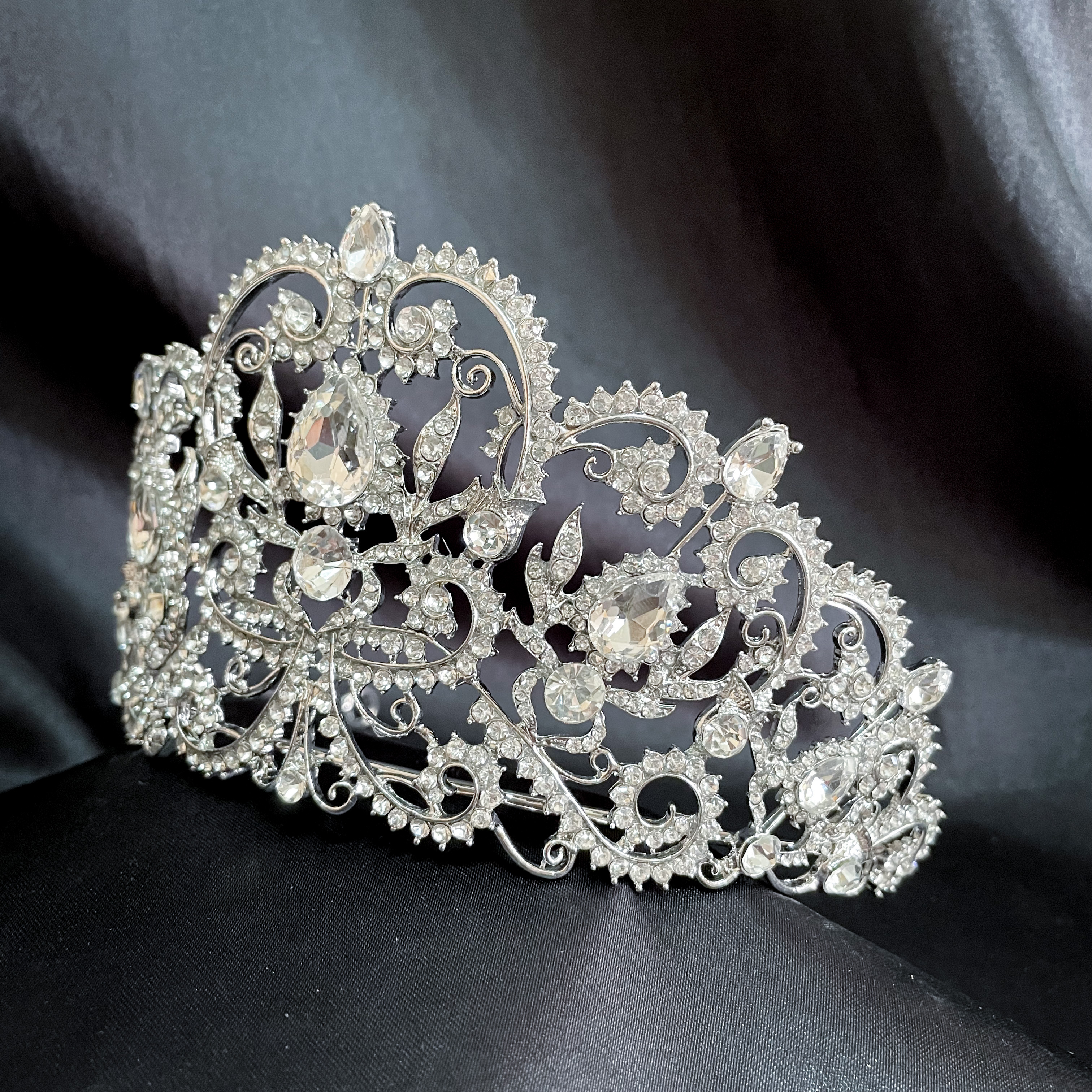 (พร้อมส่ง) เทียร่า 317 มงกุฎนางงามแบบครึ่งหัว งานสวย QC เพชรทุกเม็ด