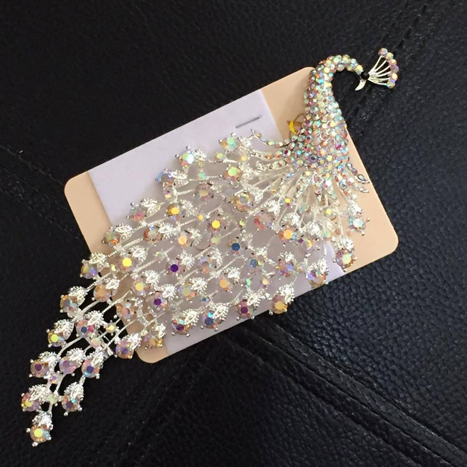 (พร้อมส่ง) เข็มกลัด 057