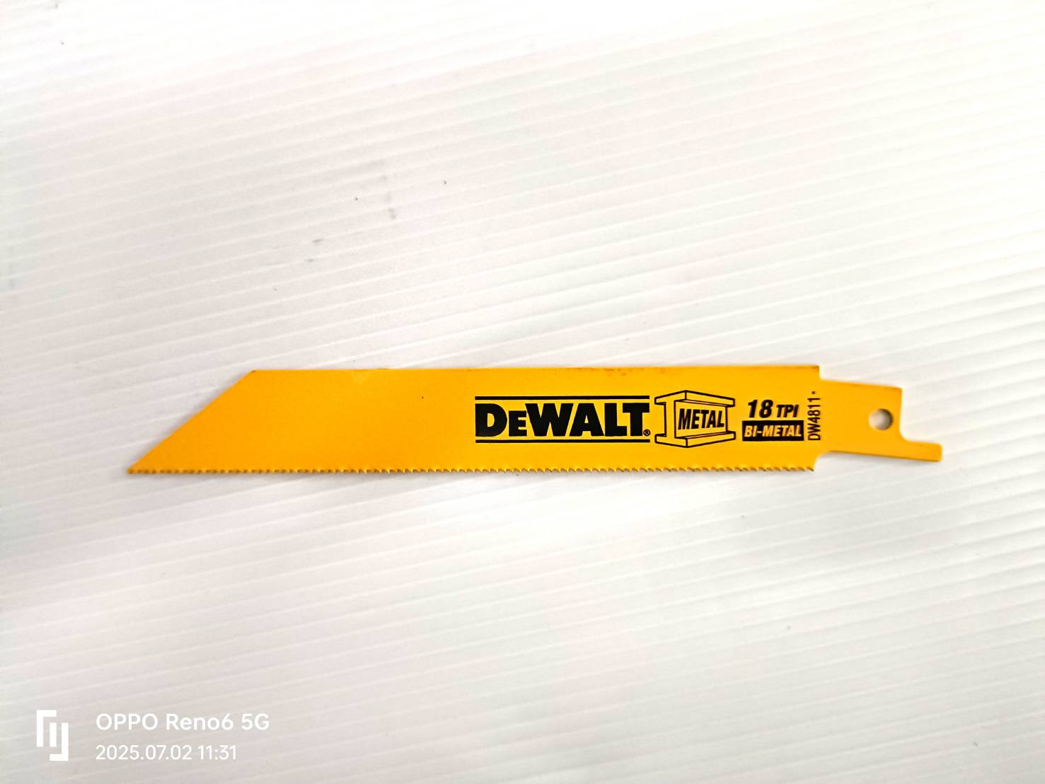 DEWALT ชุดเลื่อยชักไฟฟ้า 1000วัตต์ ใส่ใบ 4 ทิศทาง รุ่น DW304PK-KR