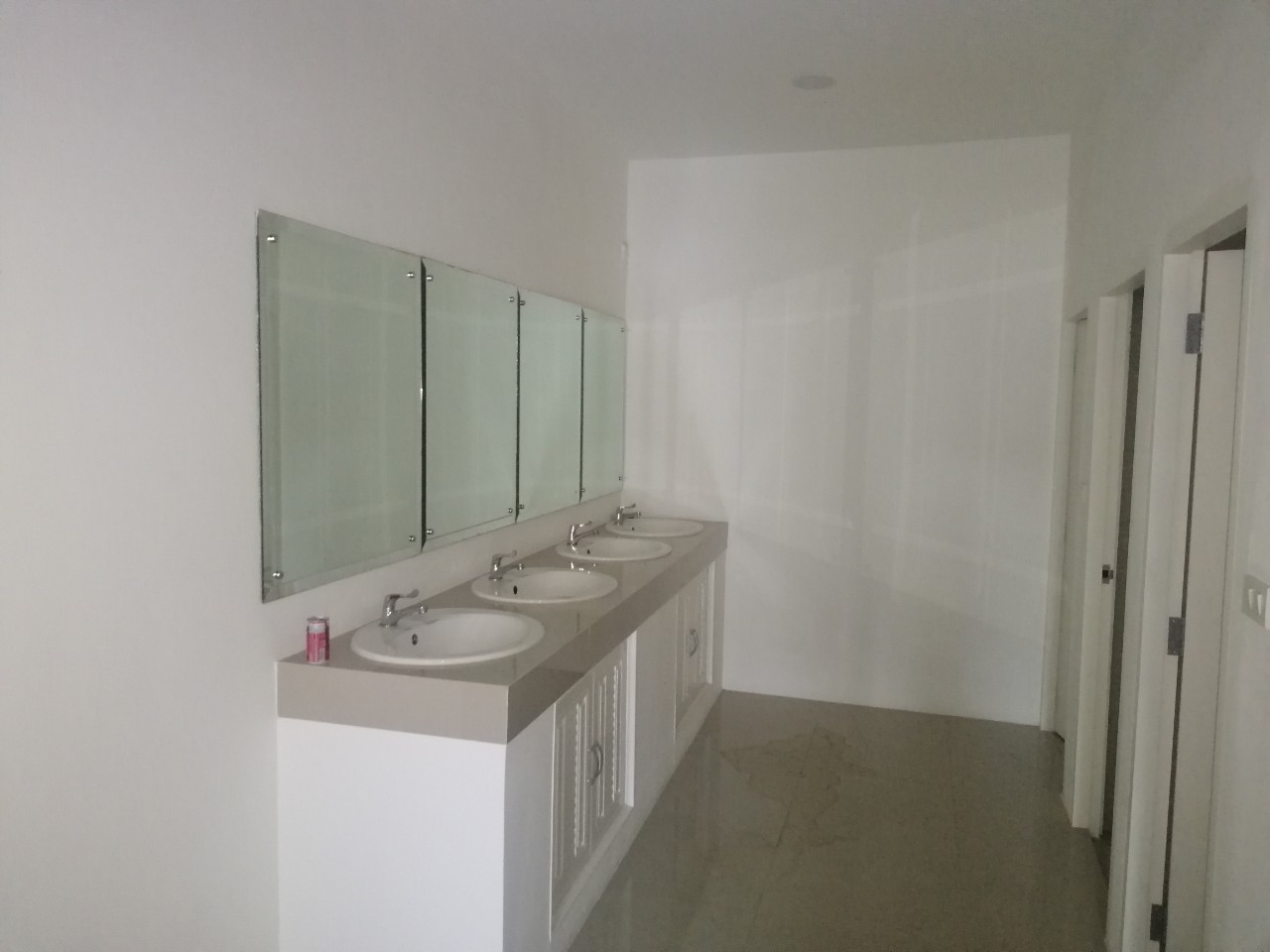 H1144 ให้เช่าอาคารพาณิชย์ 78 ตร.วา 5ชั้น ตกแต่งแล้ว อยู่ถนนบรมราชชนนี ตรงข้ามโลตัสปิ่นเกล้า ใกล้เซ็นทรัลปิ่นเกล้า เหมาะทำคลินิก สถานเสริมความงาม โชว์รูมสินค้า ออฟฟิศ มีที่จอดรถ 7-10คัน