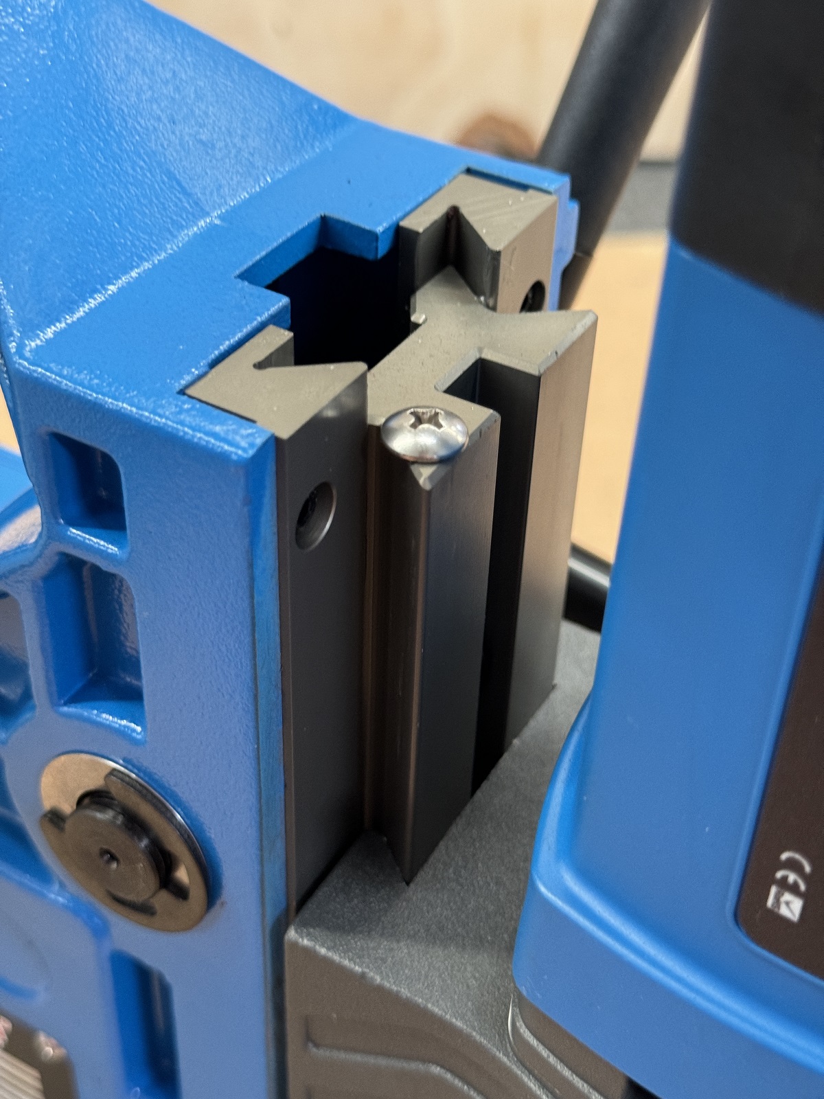 สว่านแท่น ฐานสูญญากาศ OK-50V OKURA