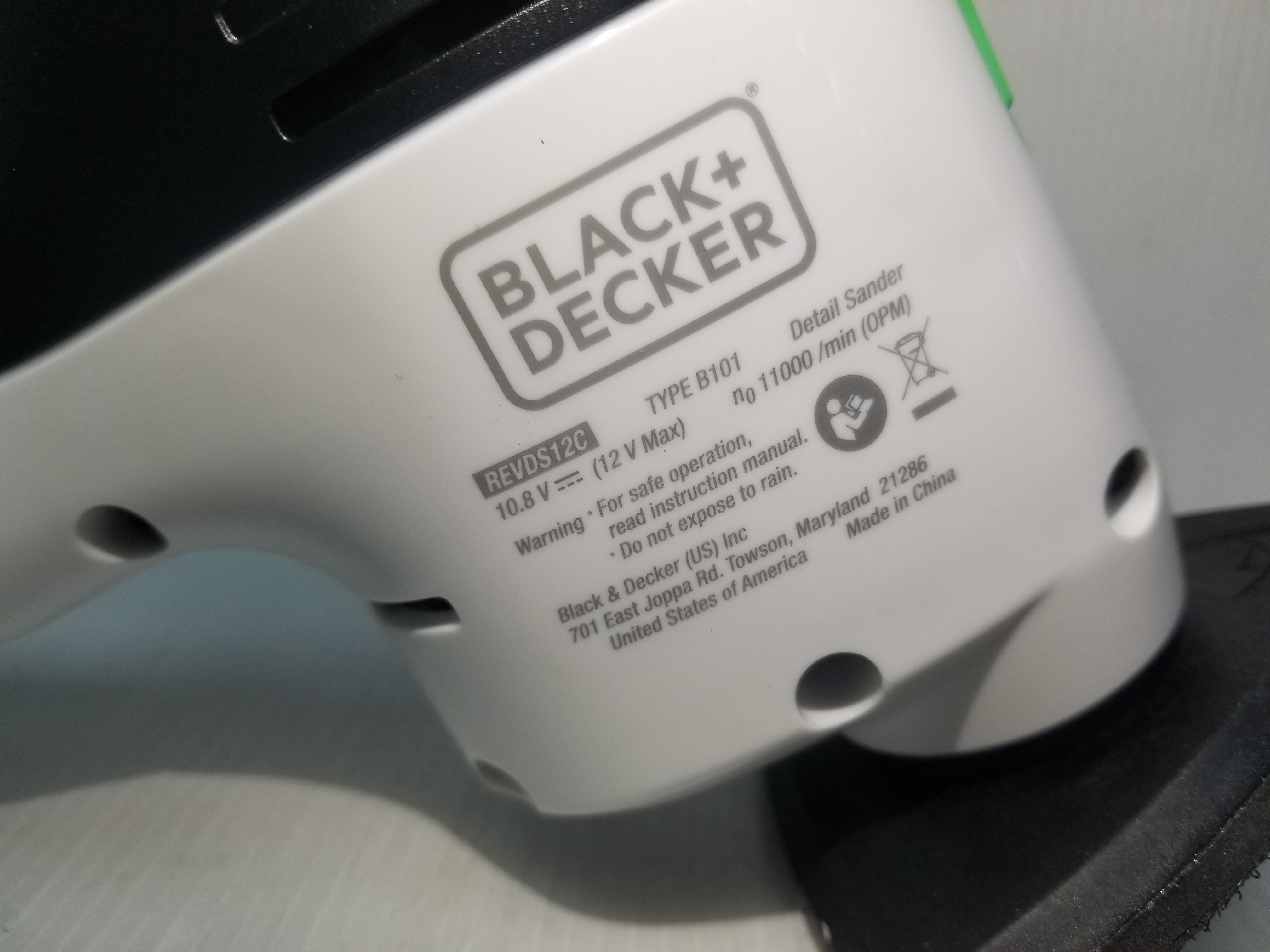 เครื่องขัดกระดาษทราย12V REVDS12C BLACK&DECKER REVIVA