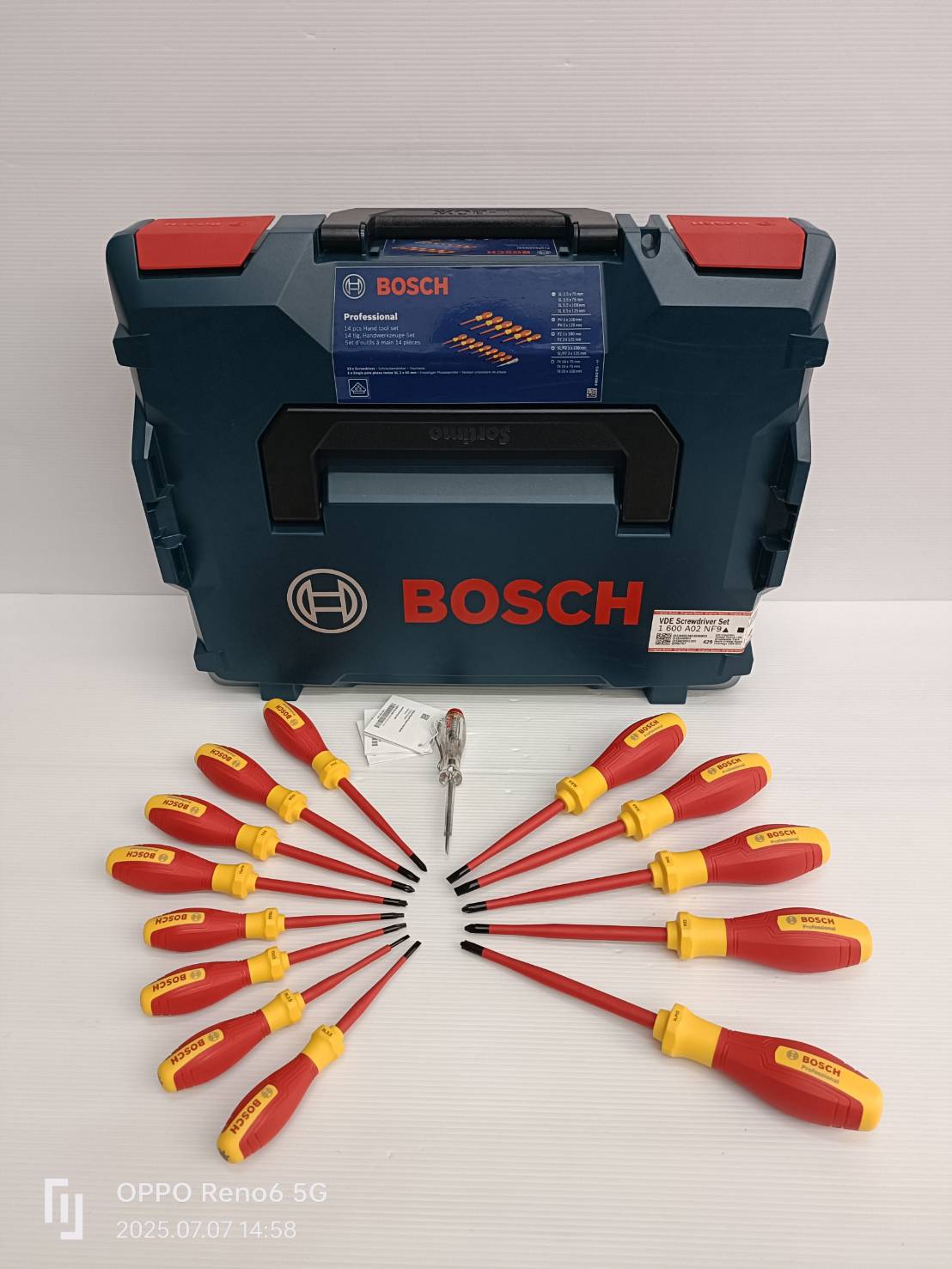 ชุดไขควงกันไฟ VDE 14 ชิ้น 1600A02NF9 BOSCH