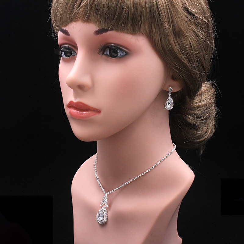 (พร้อมส่ง) สร้อยคอเพชร+ต่างหู 032 (เข็ม)