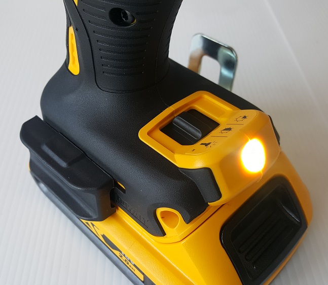 สว่านกระแทกไร้สาย18V DCD996N DEWALT