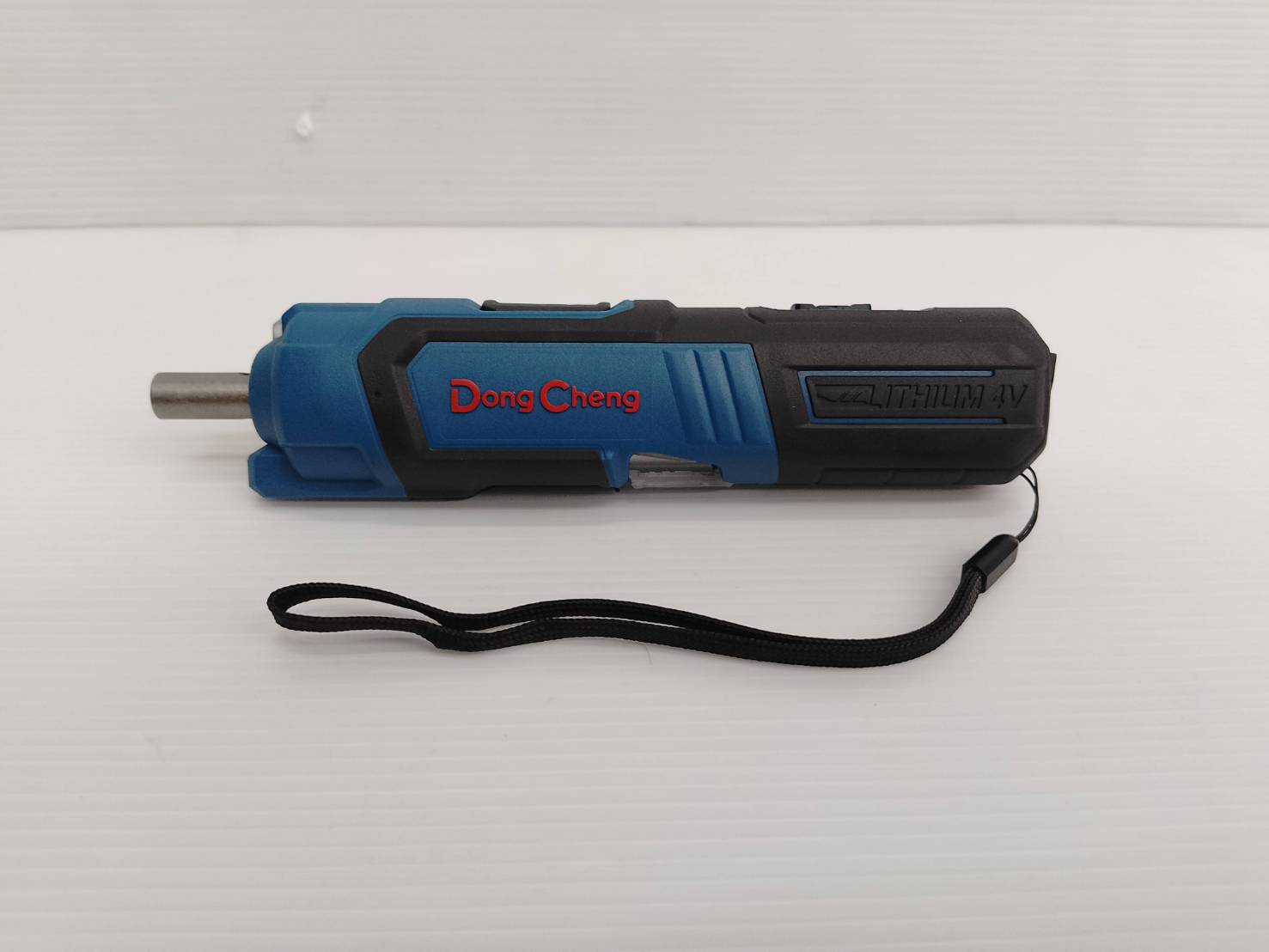 Dongcheng(DCดีจริง) DCPL03-5(TYPE E) ไขควงไร้สาย 4V 2.0Ah พร้อมดอกไขควง 42 ตัวชุด ตัวยึดแม่เหล็ก 1 ตัว