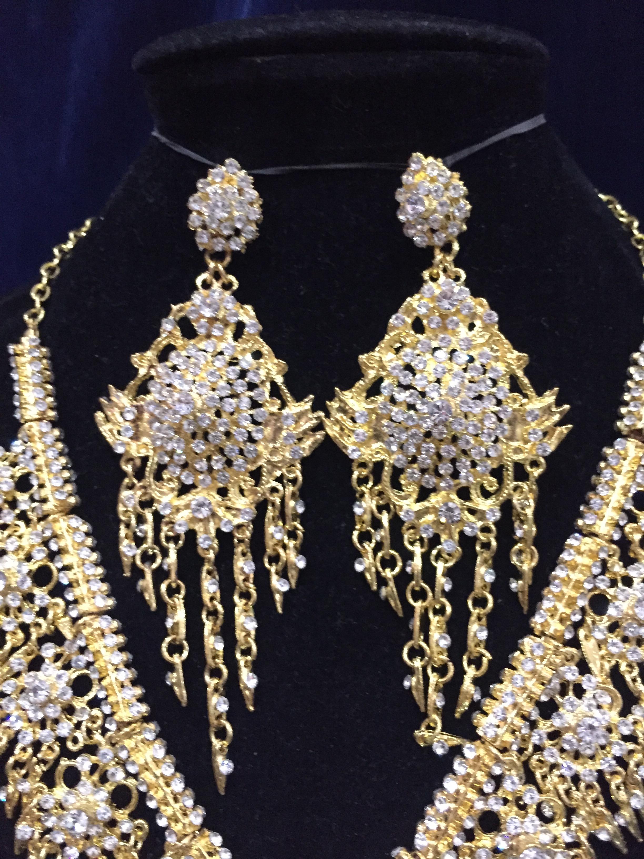 (พร้อมส่ง) เครื่องประดับไทยสร้อยคอ+ต่างหู 003 (มีตำหนิ)