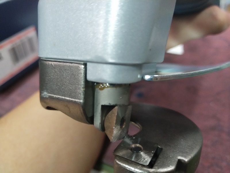 กรรไกรตัดโลหะไร้สาย GSC12V-13 BOSCH SOLO