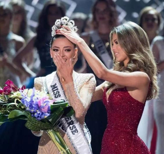 (พร้อมส่ง) มงกุฏ 044 มิกิโมโต้ Mikimoto Miss Universe