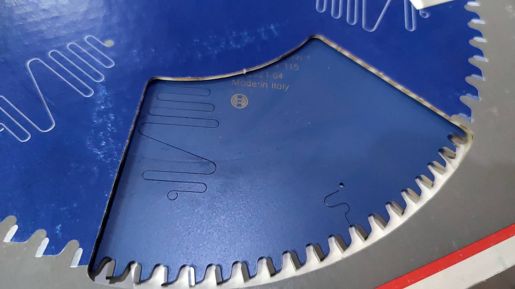 ใบเลื่อยวงเดือน Aluminium 12"x96T BOSCH