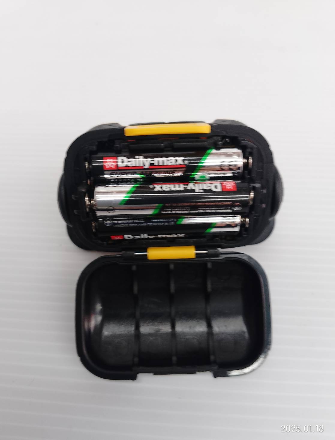 DEWALT ไฟฉายคาดหัวLED 200 Lumen DWHT81424