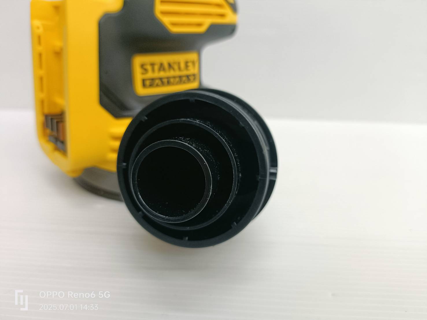 STANLEY รุ่น SCS220-B1 เครื่องขัดกระดาษทรายกลม 125มม ไร้สาย 20V เฉพาะตัวเครื่อง
