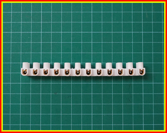 1x ข้อต่อสายไฟ 12 จุด ขนาด 4 มม 1 แผง