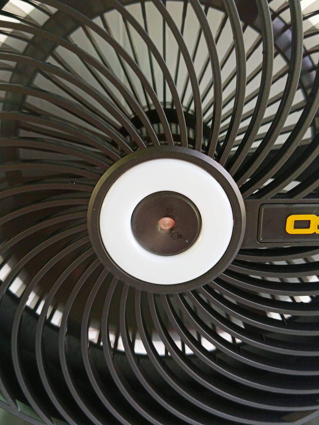 พัดลมไร้สาย 9" OCF763-N (ตัวเปล่า) OSUKA พ่นละอองน้ำ