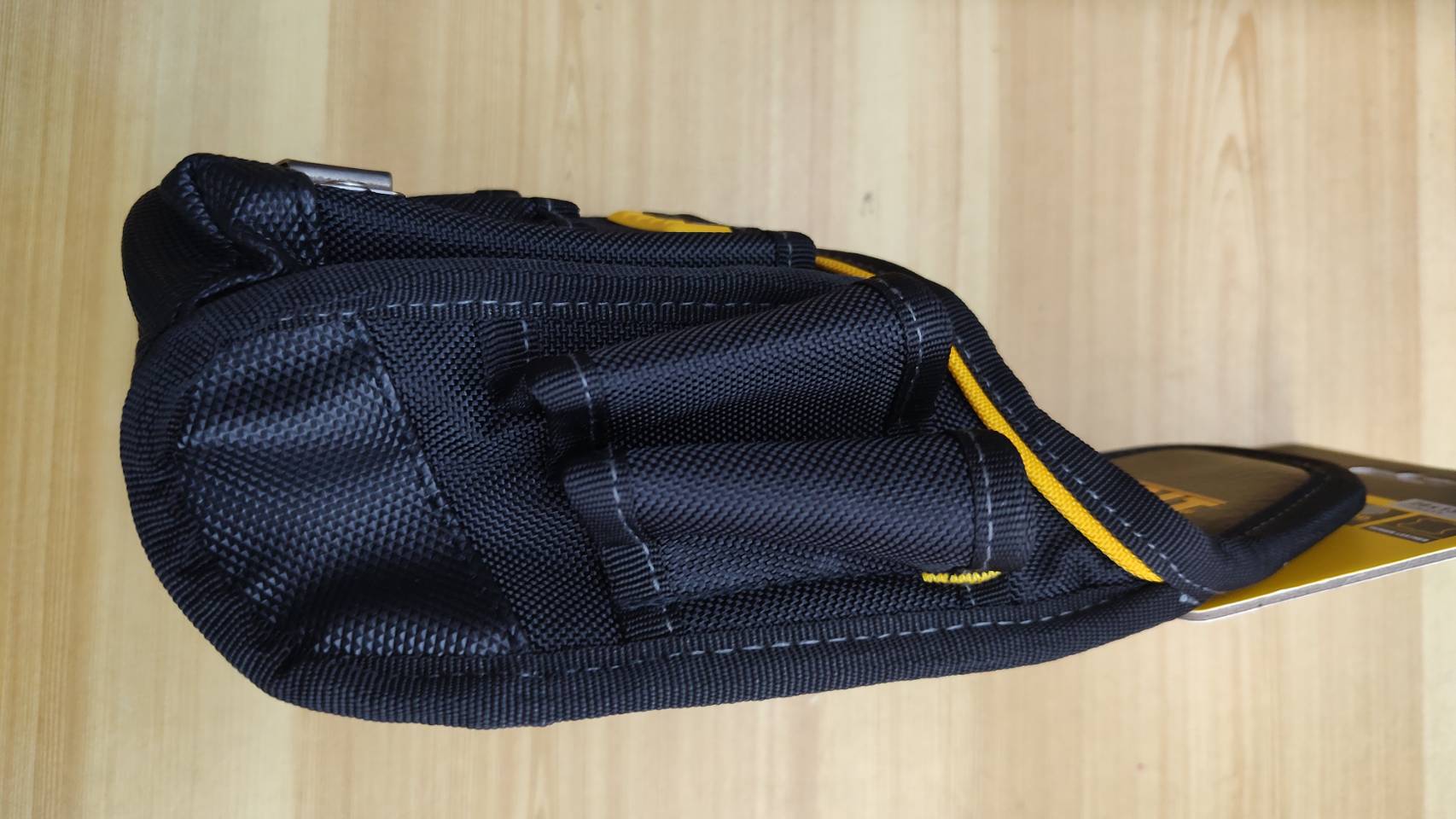 DEWALT กระเป๋าคาดเอวช่างไฟ ขนาด S (16 ช่อง) รุ่น DWST83482-1