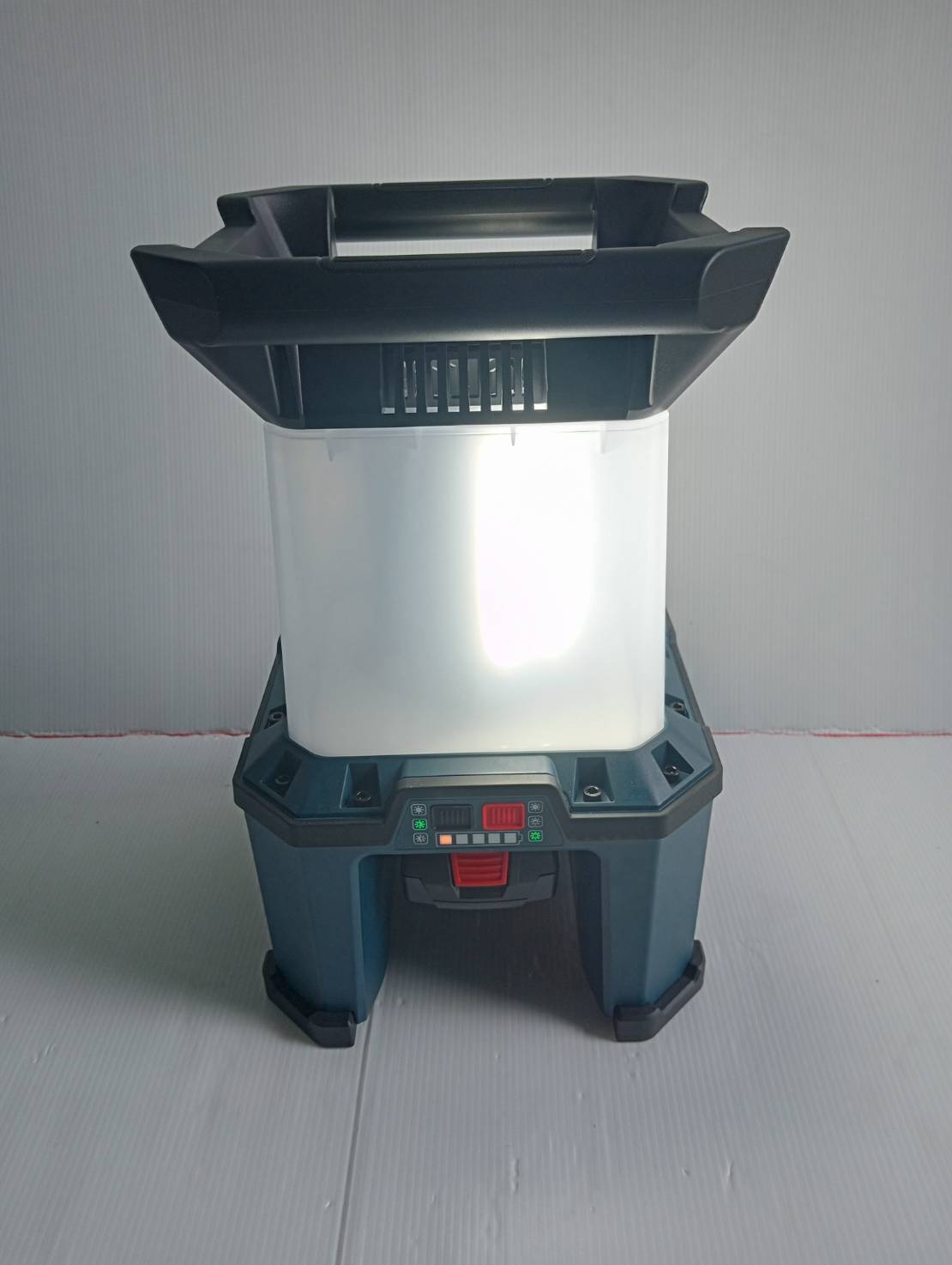 ไฟฉาย18V GLA18VH-7500 BOSCH SOLO