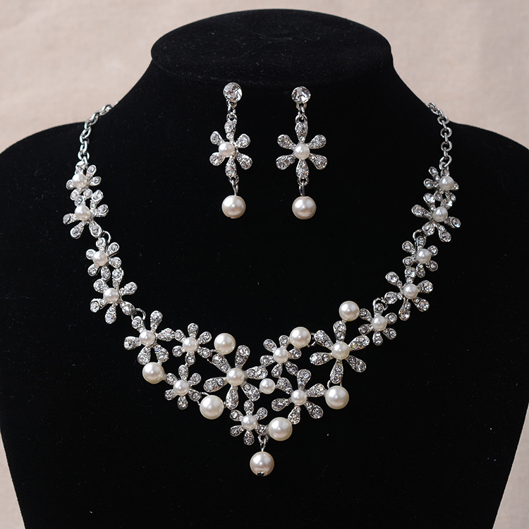 SET010 เครื่องประดับ 3 ชิ้น มงกุฎ สร้อยคอ ต่างหู จัดเซทสวยงาม สินค้าพร้อมส่งจากไทย