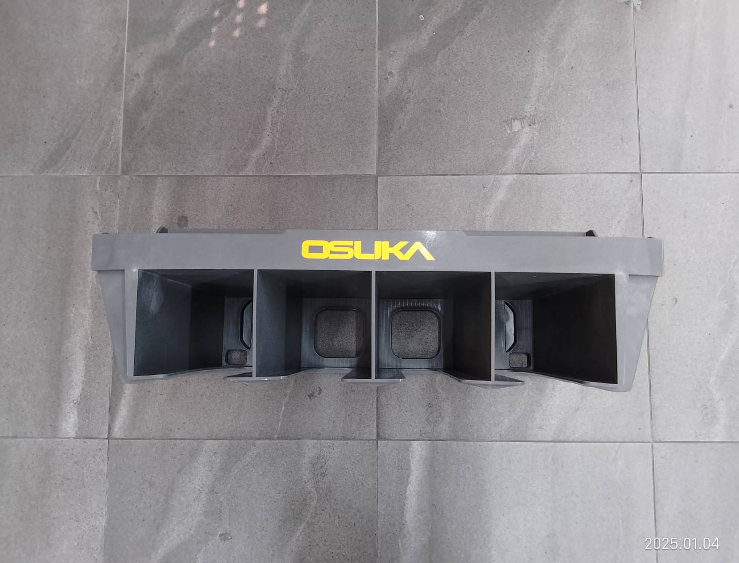 ชั้นวางเครื่องมือช่างไร้สาย (พลาสติก) OSMWS23002 OSUKA