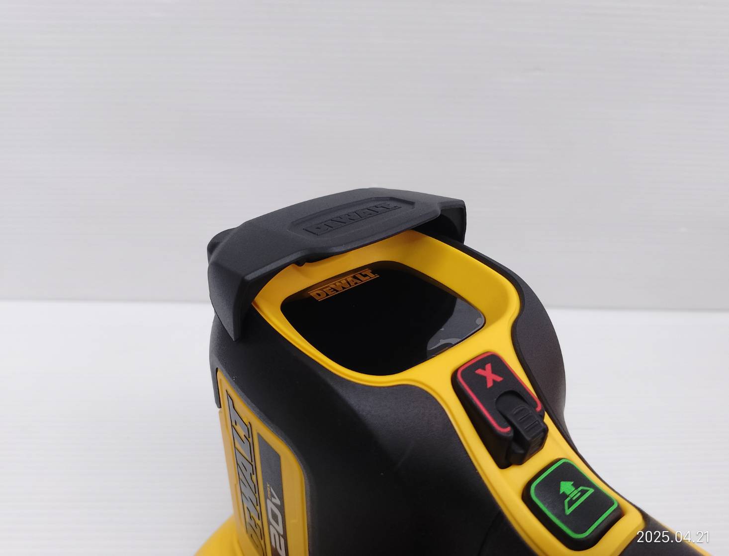 DEWALT อุปกรณ์ยกของสูญญากาศไร้สาย รุ่น DCE592B